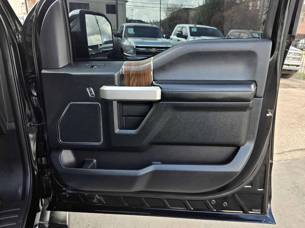 Ford F-150 Lariat SuperCrew 4WD 2016