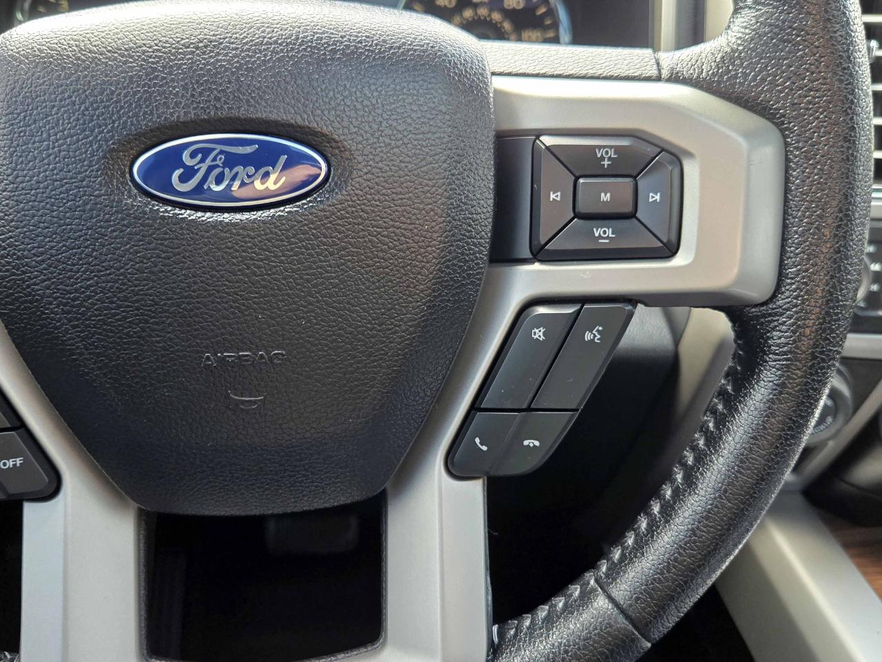 Ford F-150 Lariat SuperCrew 4WD 2016