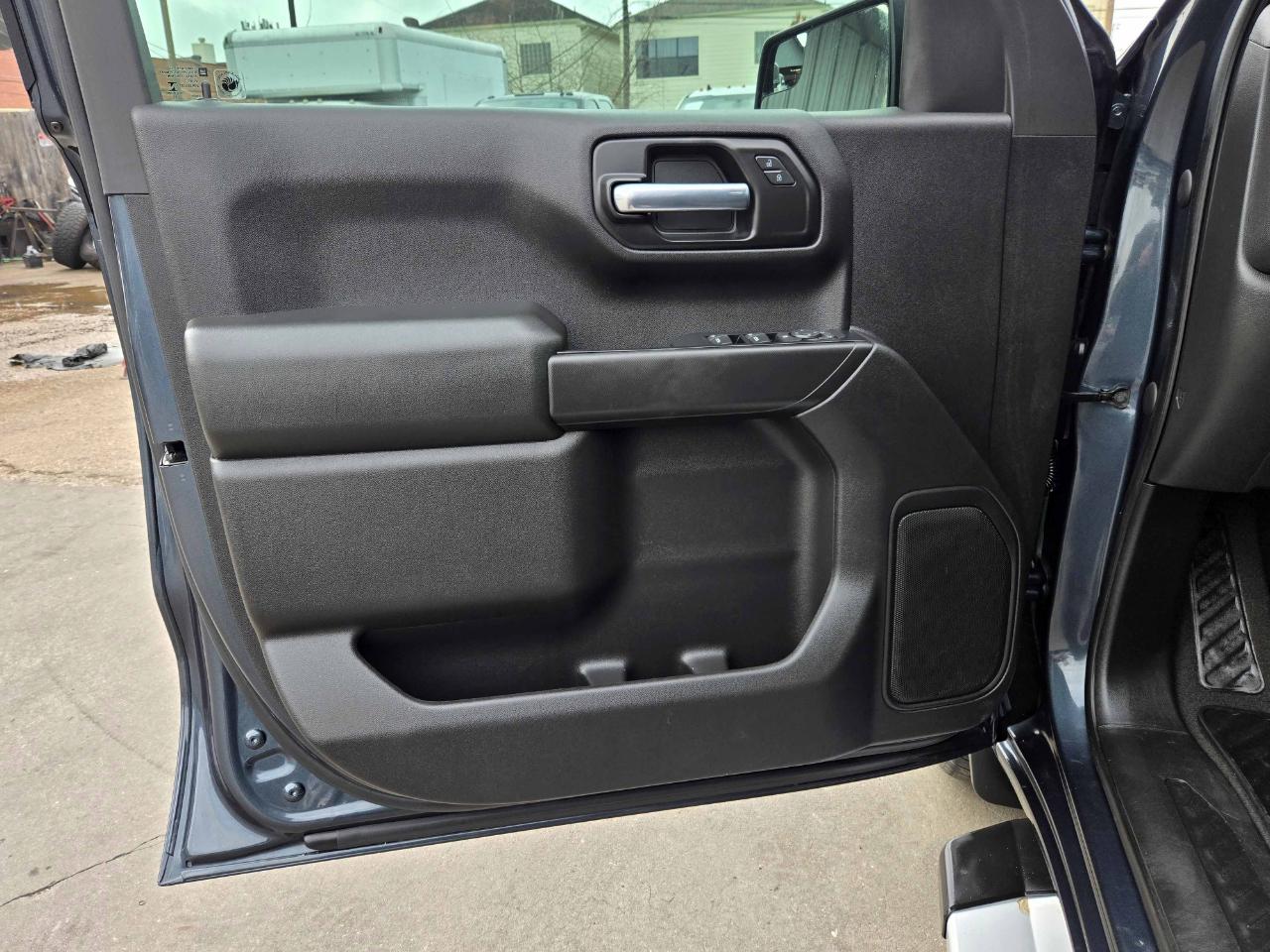 Chevrolet Silverado 1500 Custom Crew Cab 2WD 2020