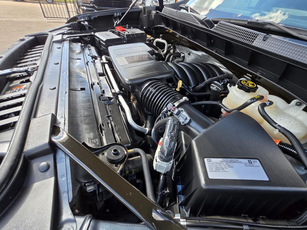 Chevrolet Silverado 1500 Custom Crew Cab 2WD 2020