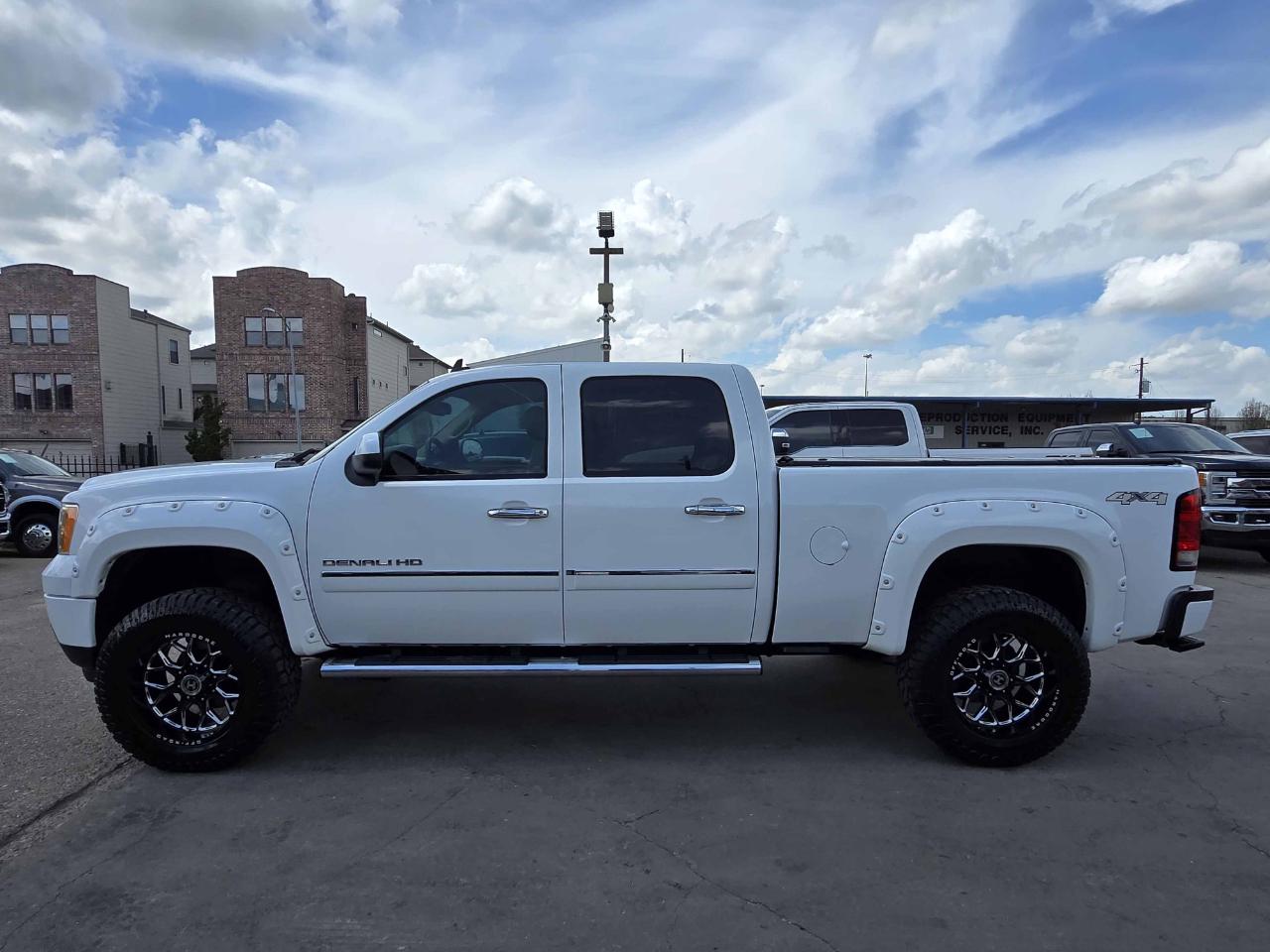 GMC Sierra 2500HD Denali Crew Cab 4WD 2012