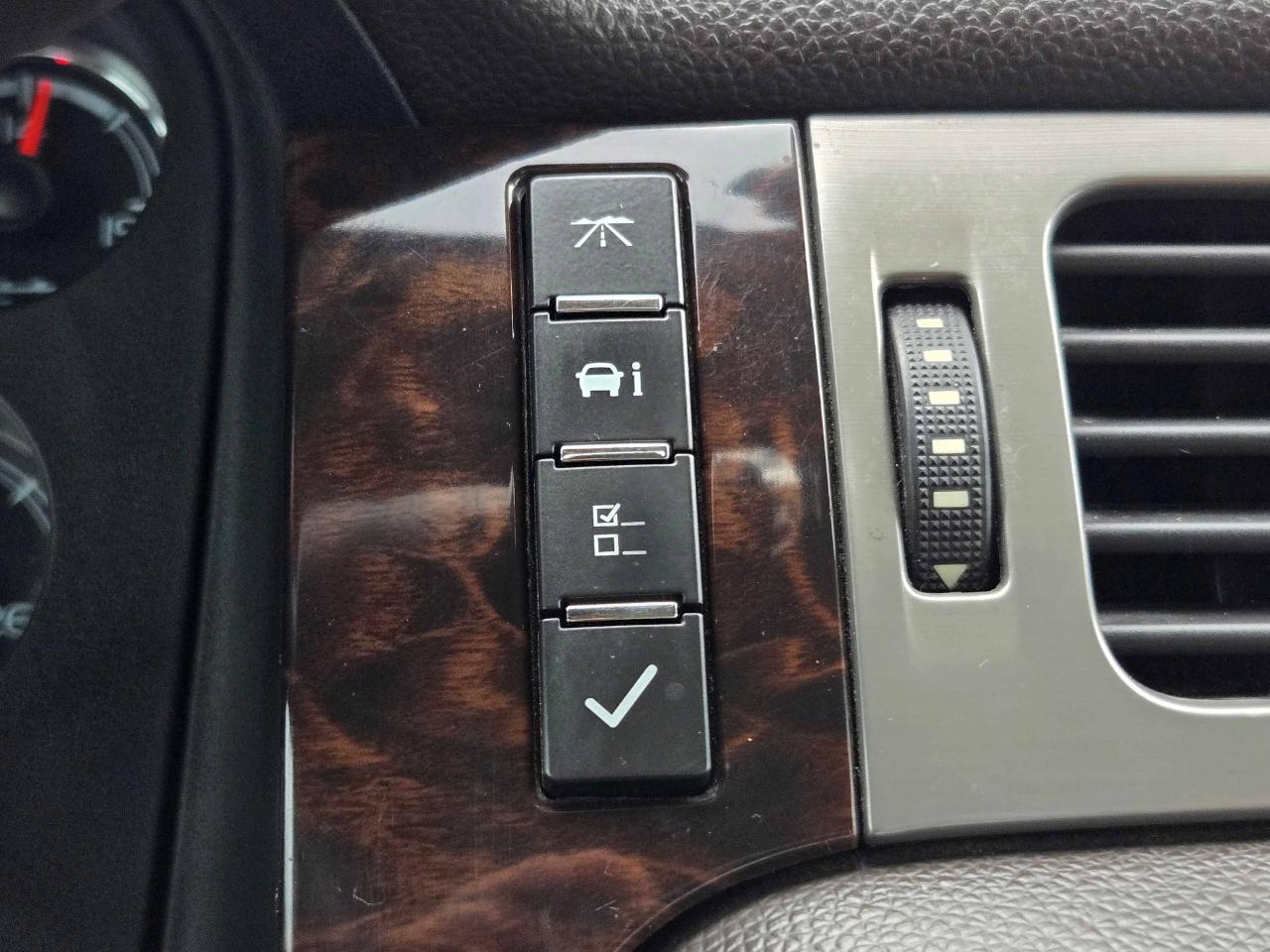 GMC Sierra 2500HD Denali Crew Cab 4WD 2012