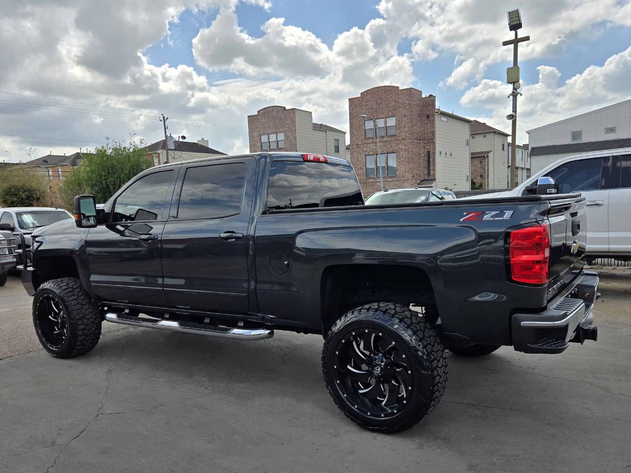 Chevrolet Silverado 2500HD LT Crew Cab 4WD 2018