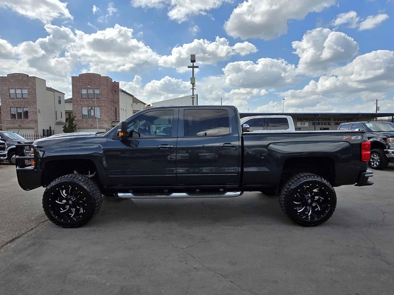 Chevrolet Silverado 2500HD LT Crew Cab 4WD 2018