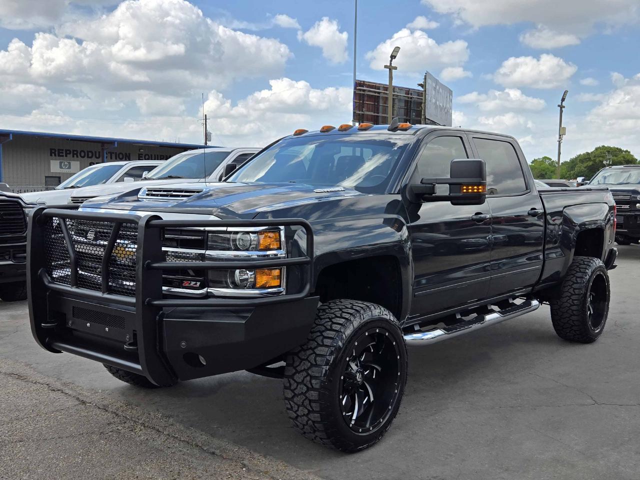Chevrolet Silverado 2500HD LT Crew Cab 4WD 2018
