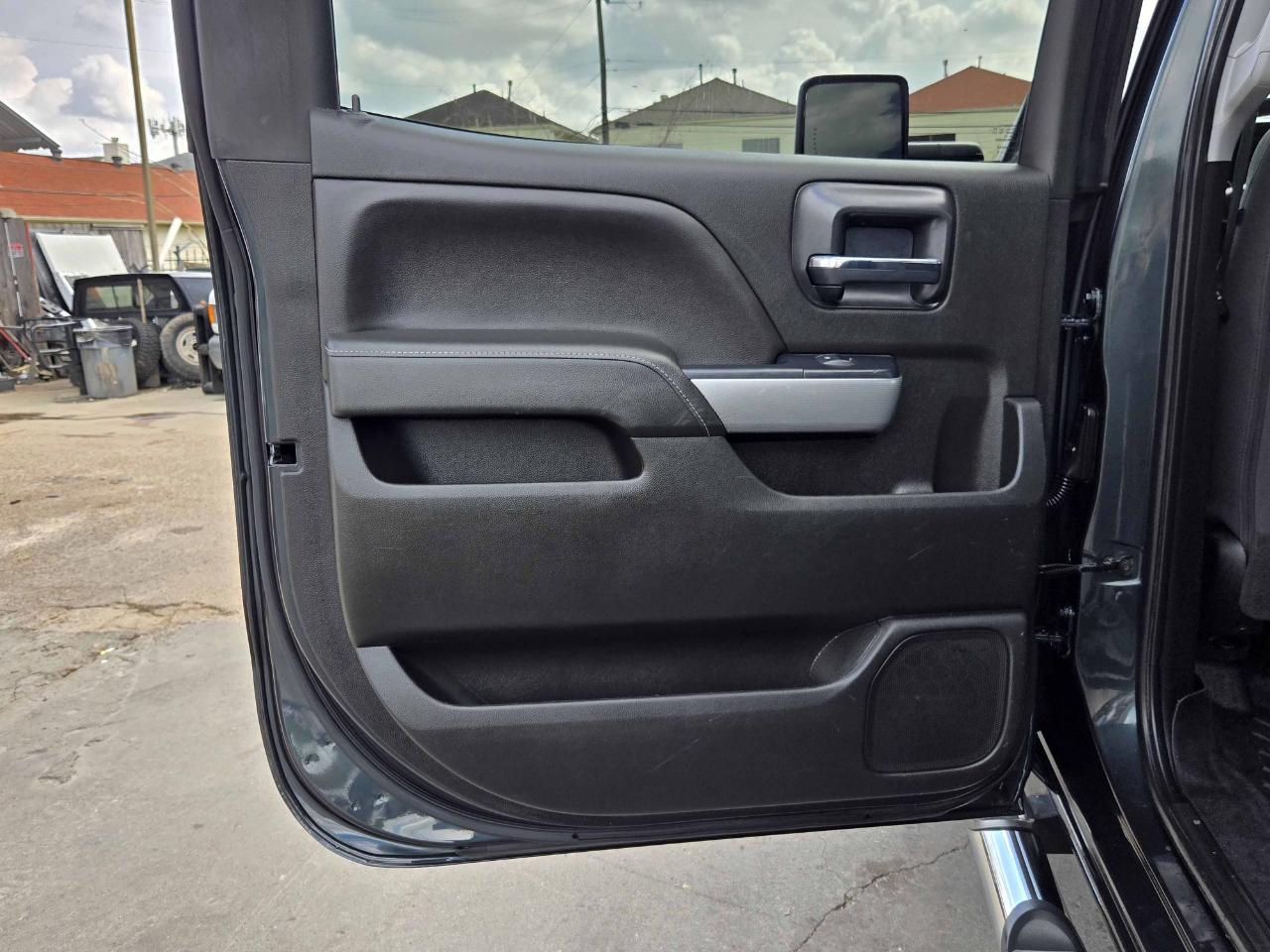 Chevrolet Silverado 2500HD LT Crew Cab 4WD 2018