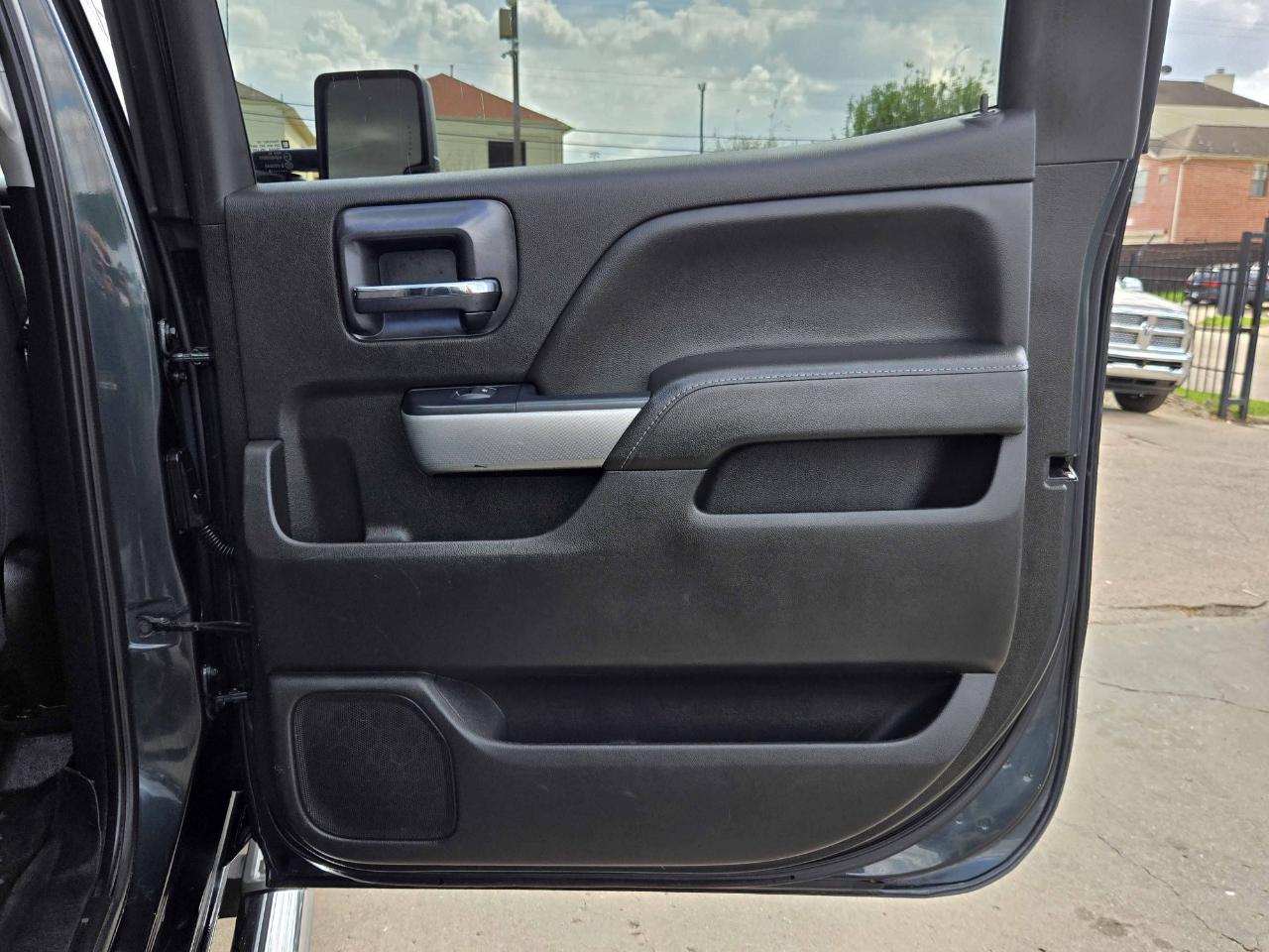 Chevrolet Silverado 2500HD LT Crew Cab 4WD 2018