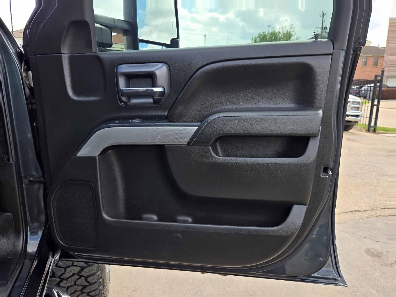 Chevrolet Silverado 2500HD LT Crew Cab 4WD 2018