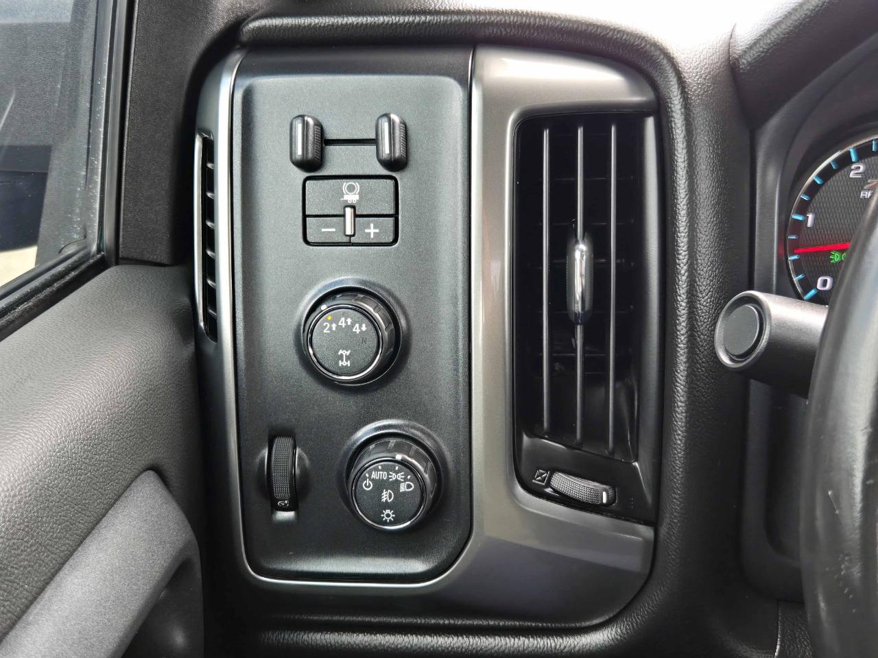 Chevrolet Silverado 2500HD LT Crew Cab 4WD 2018