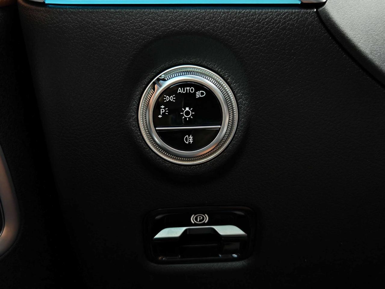 Mercedes-Benz C-Class  2023