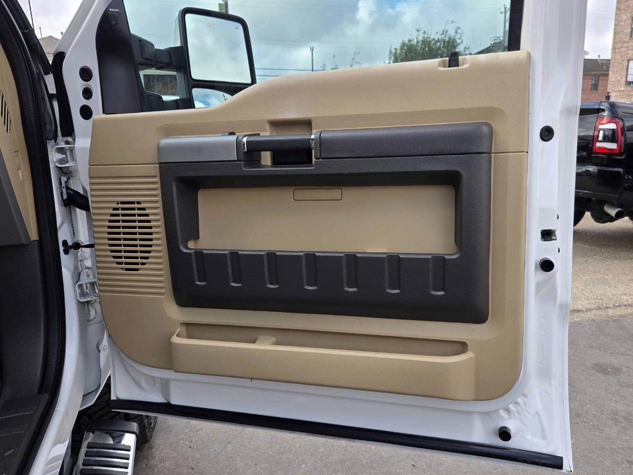 Ford Super Duty F-350 SRW  2013