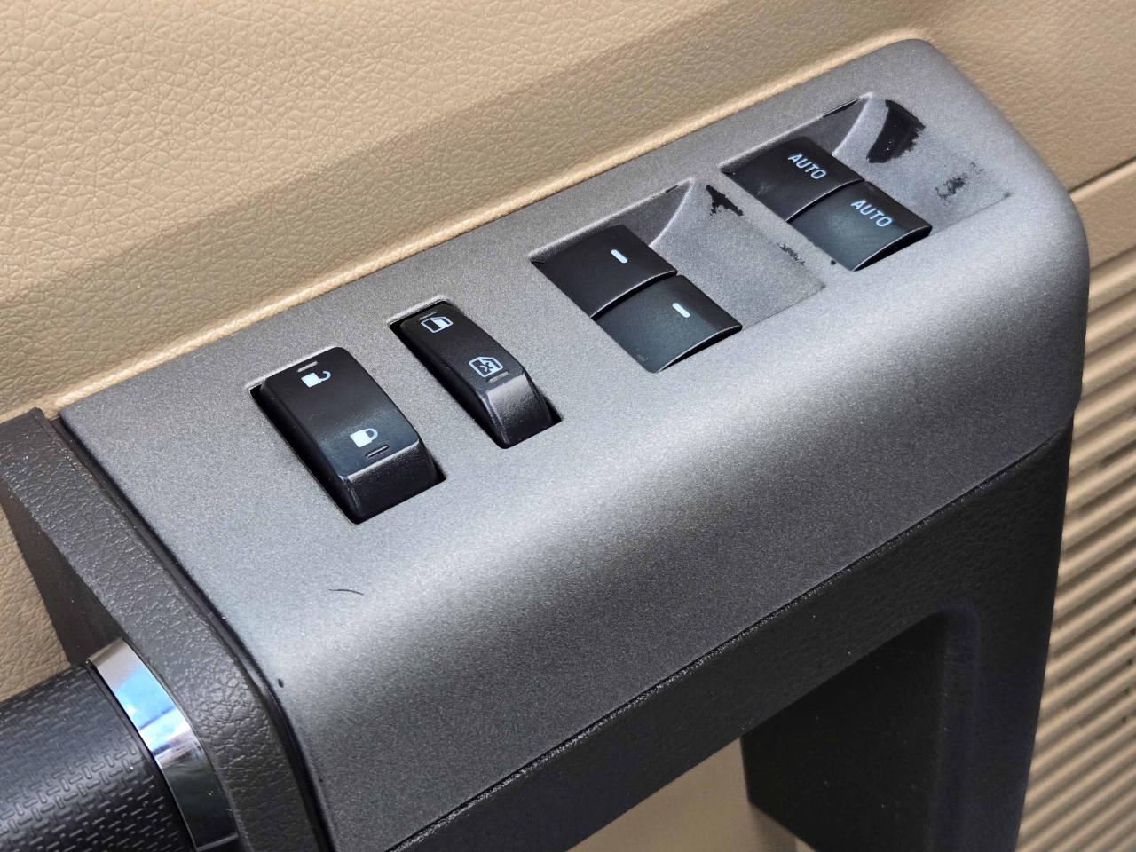 Ford Super Duty F-350 SRW  2013