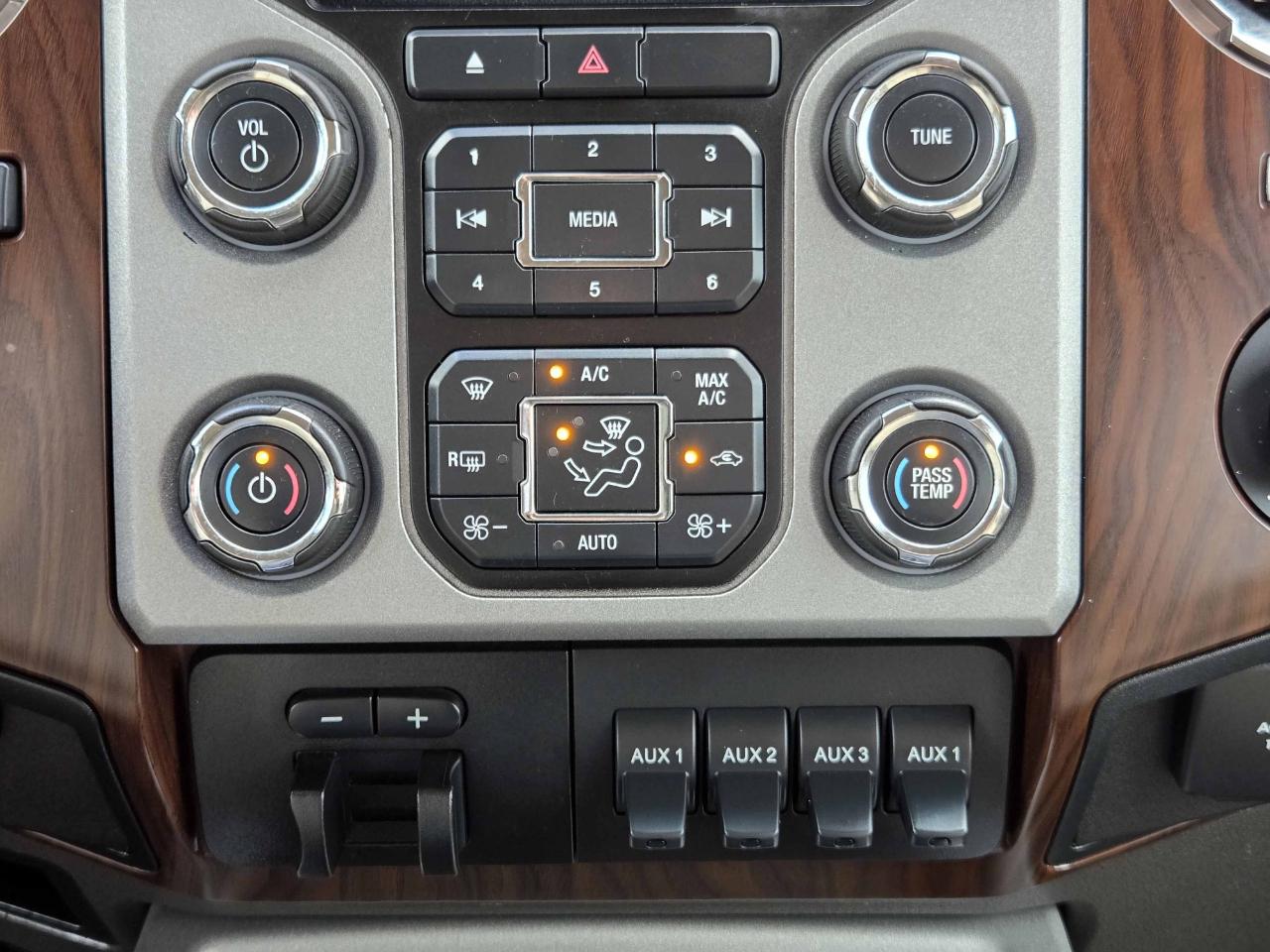 Ford Super Duty F-350 SRW  2013