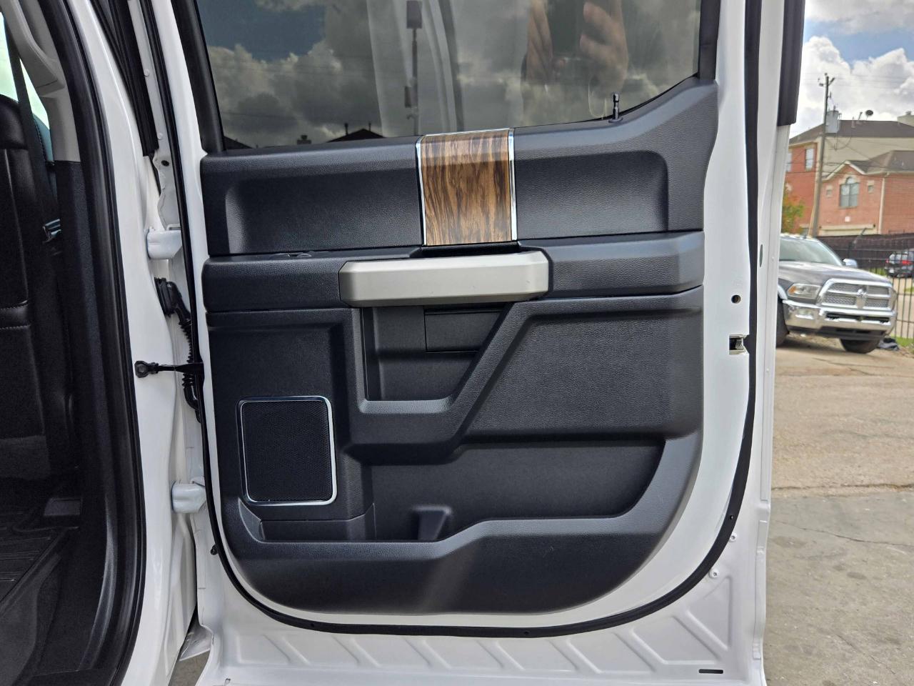 Ford F-150 Lariat SuperCrew 4WD 2019