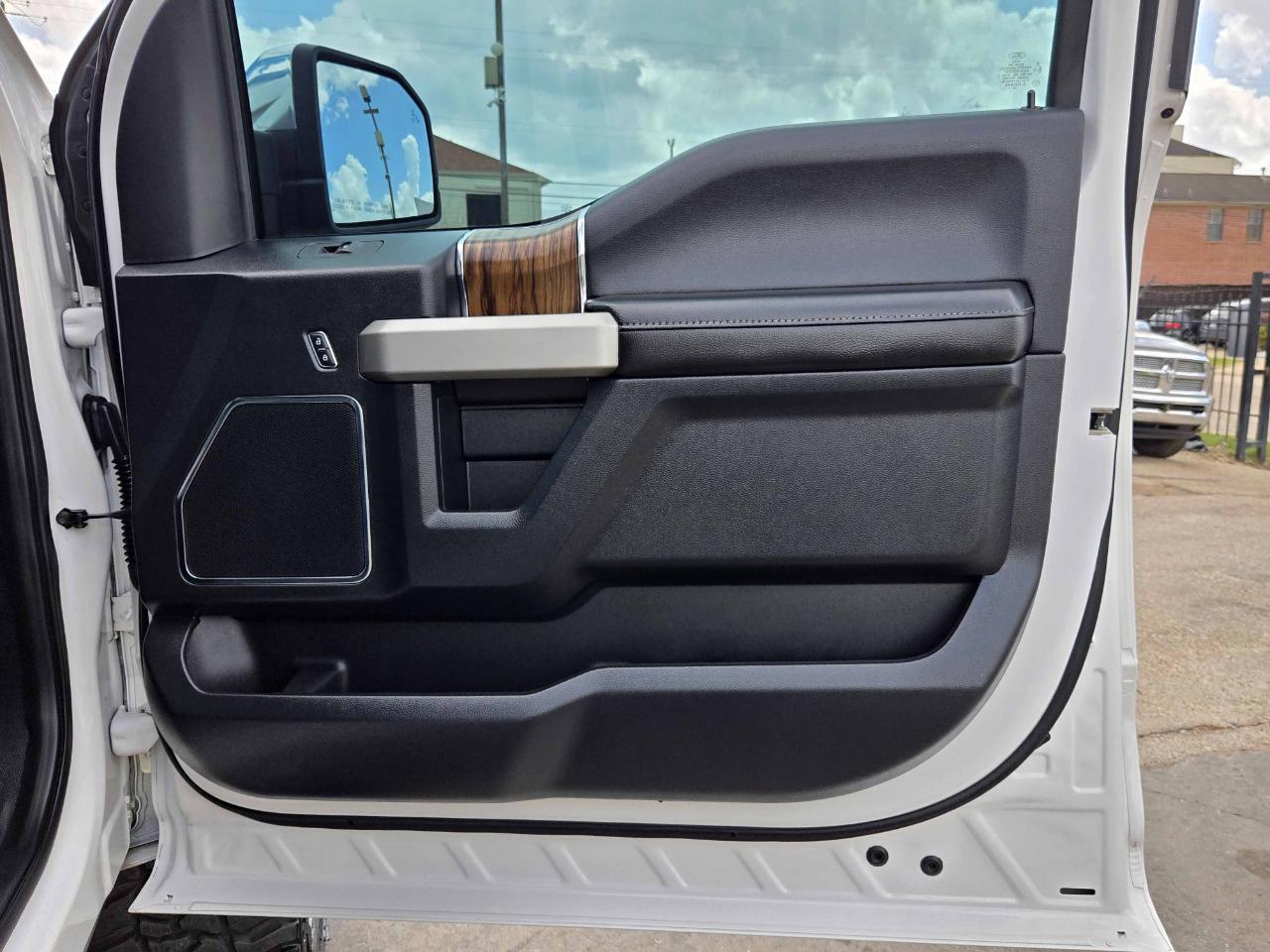 Ford F-150 Lariat SuperCrew 4WD 2019