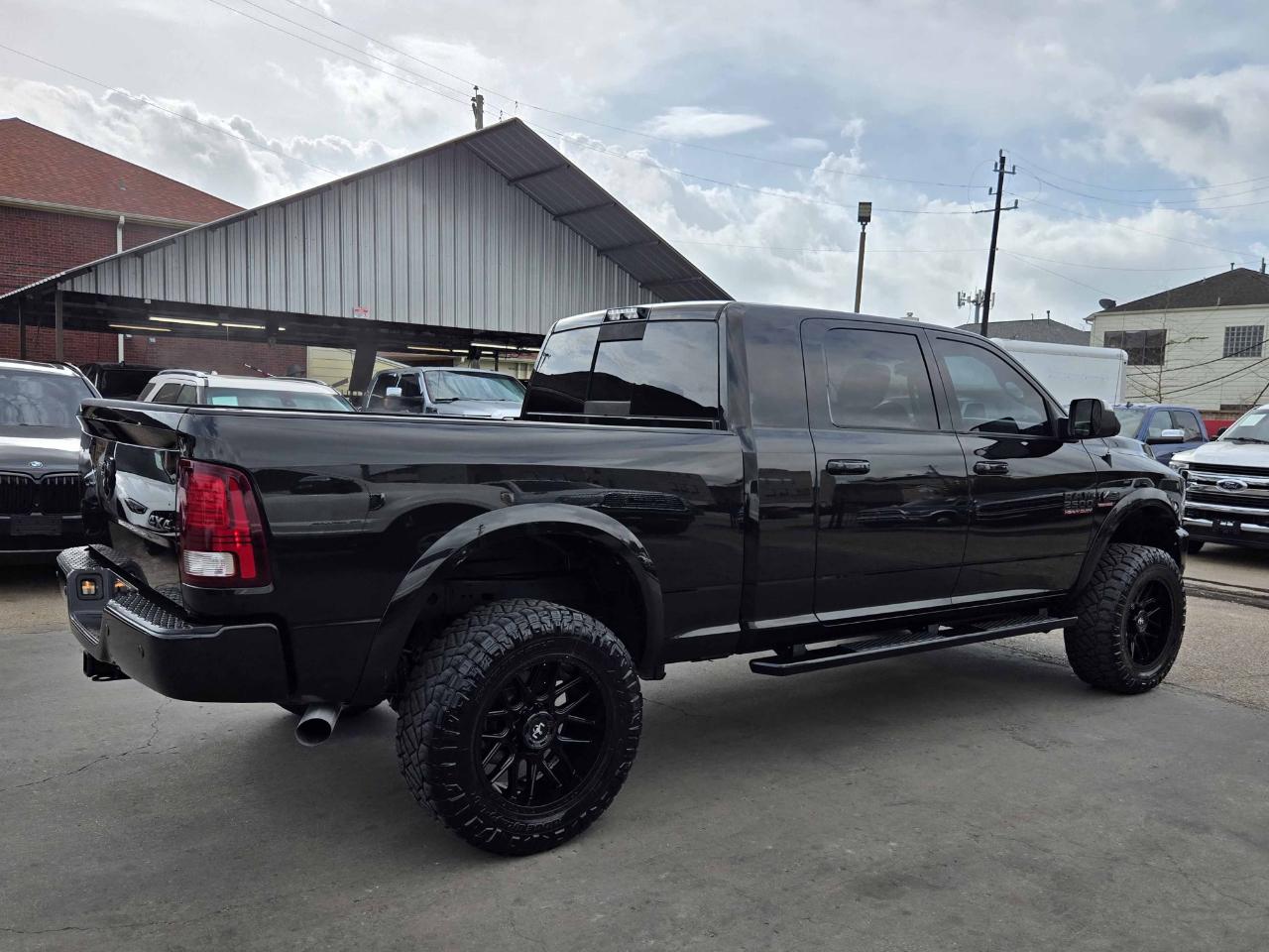 RAM 2500 Laramie Mega Cab 4WD 2018
