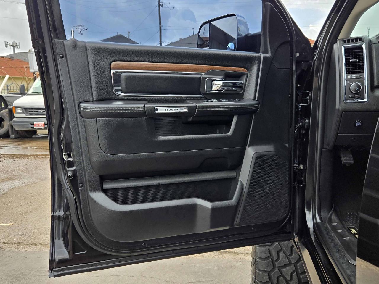 RAM 2500 Laramie Mega Cab 4WD 2017