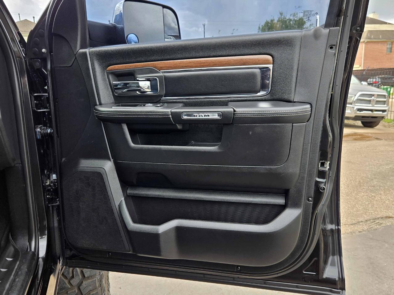 RAM 2500 Laramie Mega Cab 4WD 2017