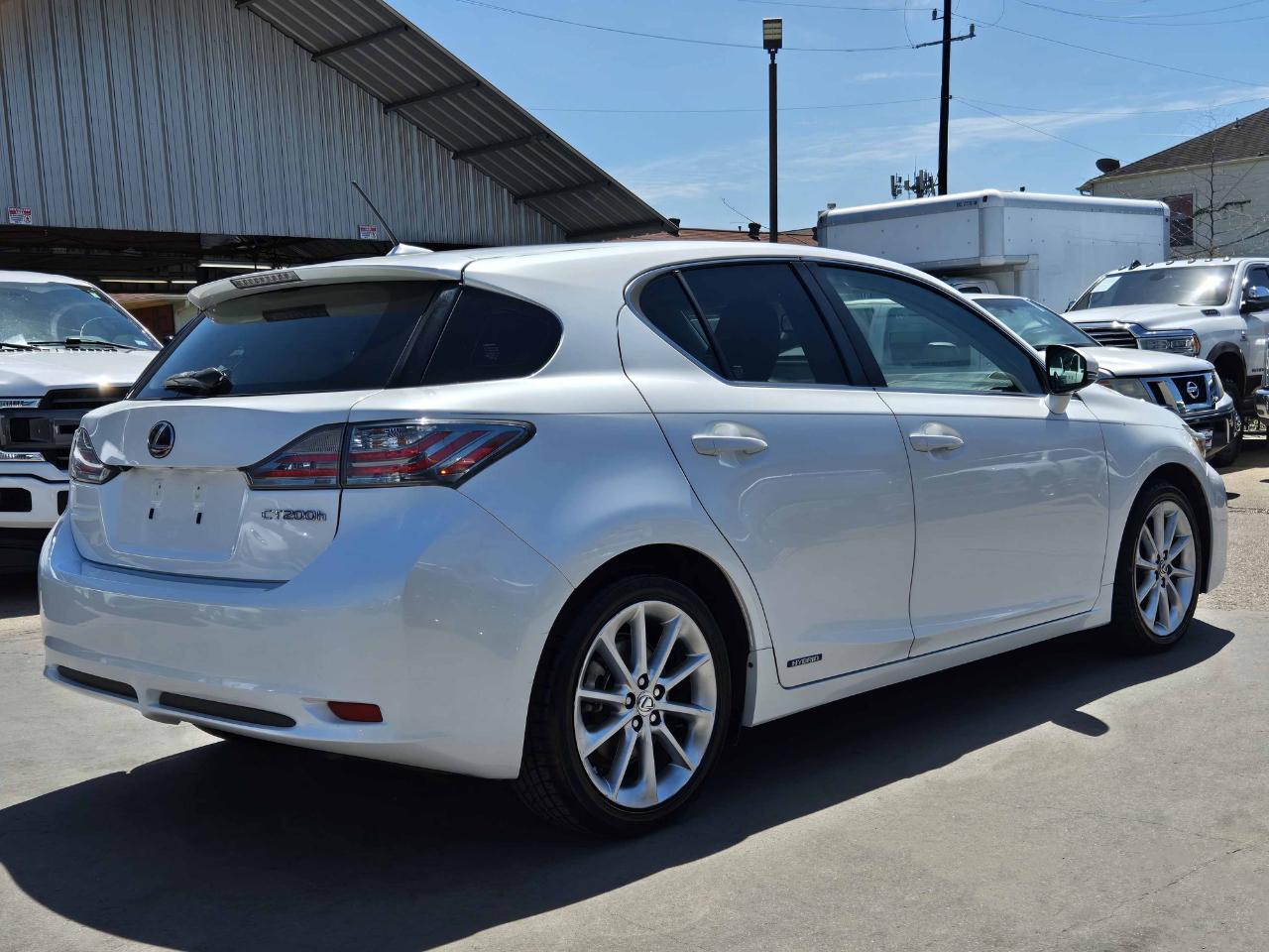 Lexus CT 200h  2013