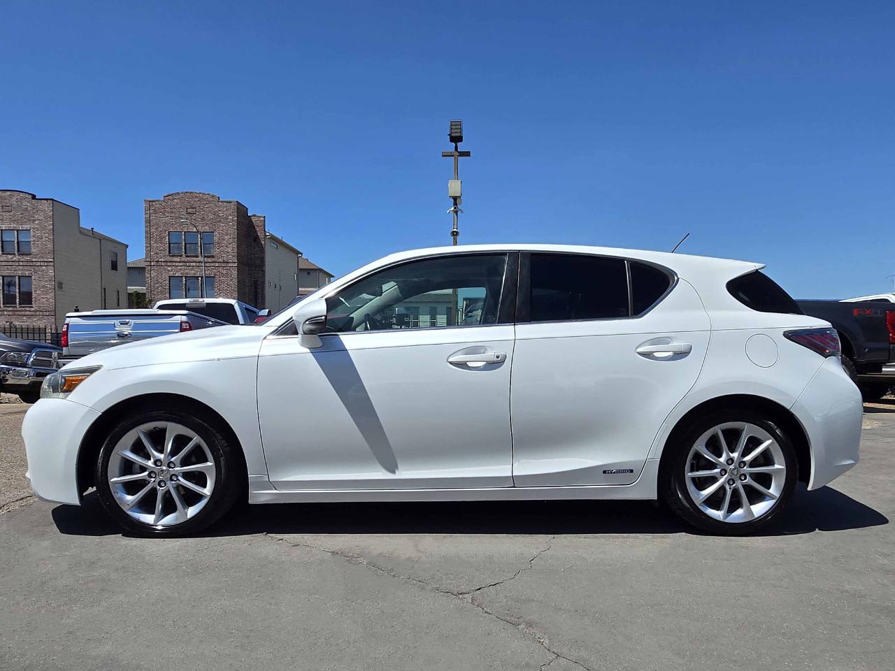 Lexus CT 200h  2013
