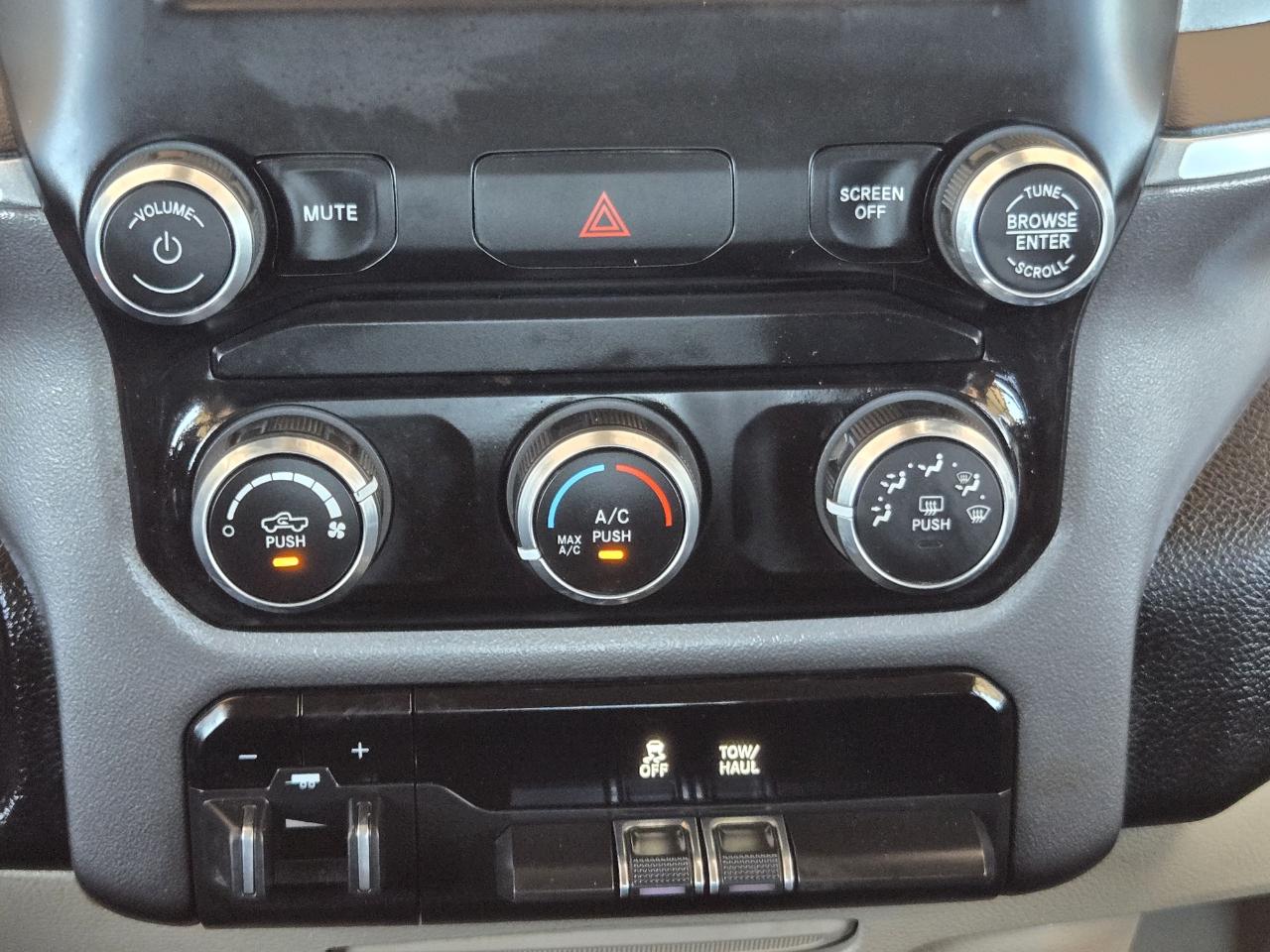 RAM 1500 Big Horn Quad Cab 4WD 2019