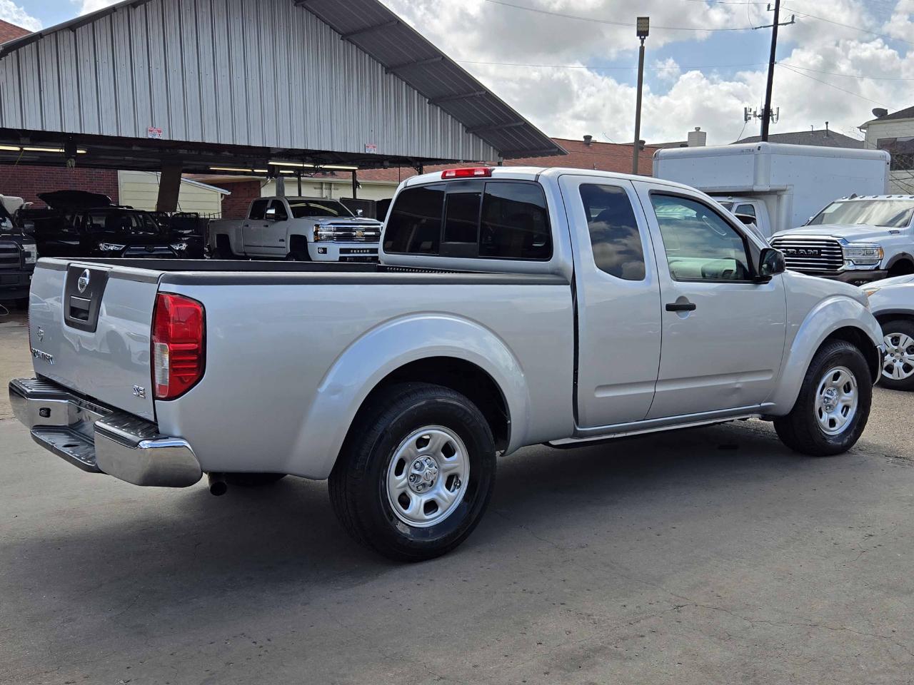 Nissan Frontier  2010