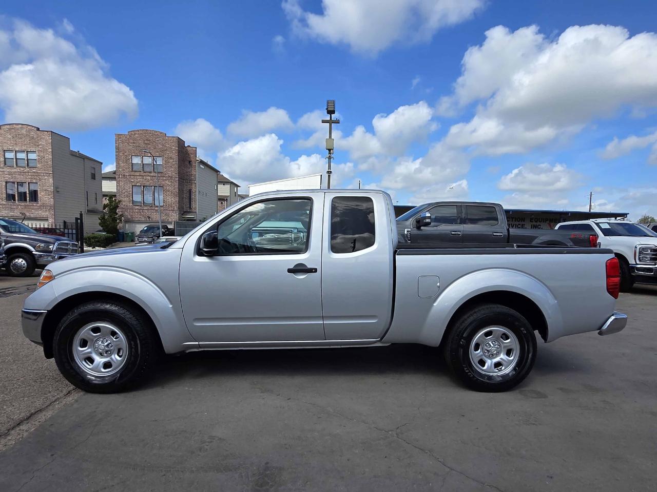 Nissan Frontier  2010
