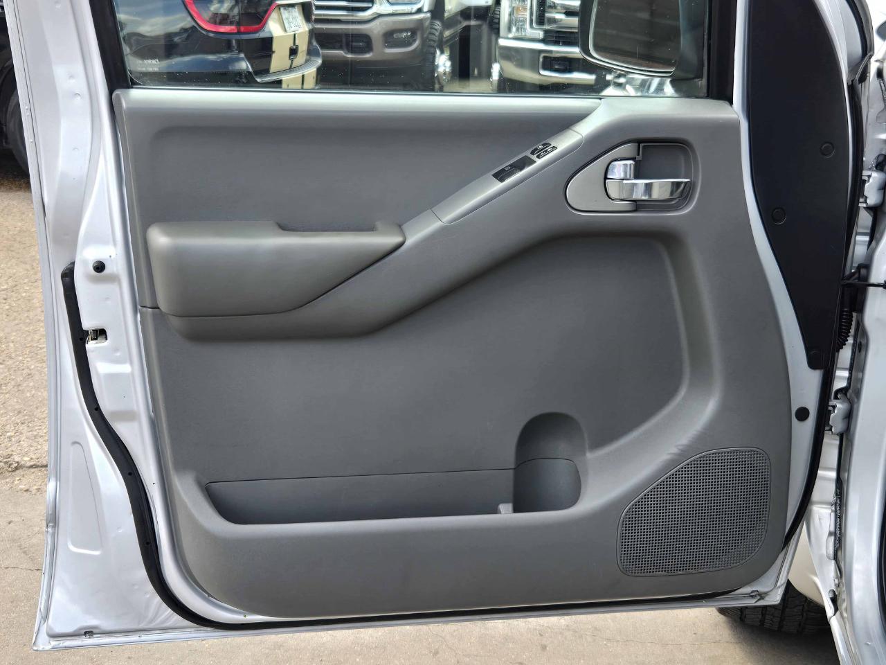 Nissan Frontier  2010