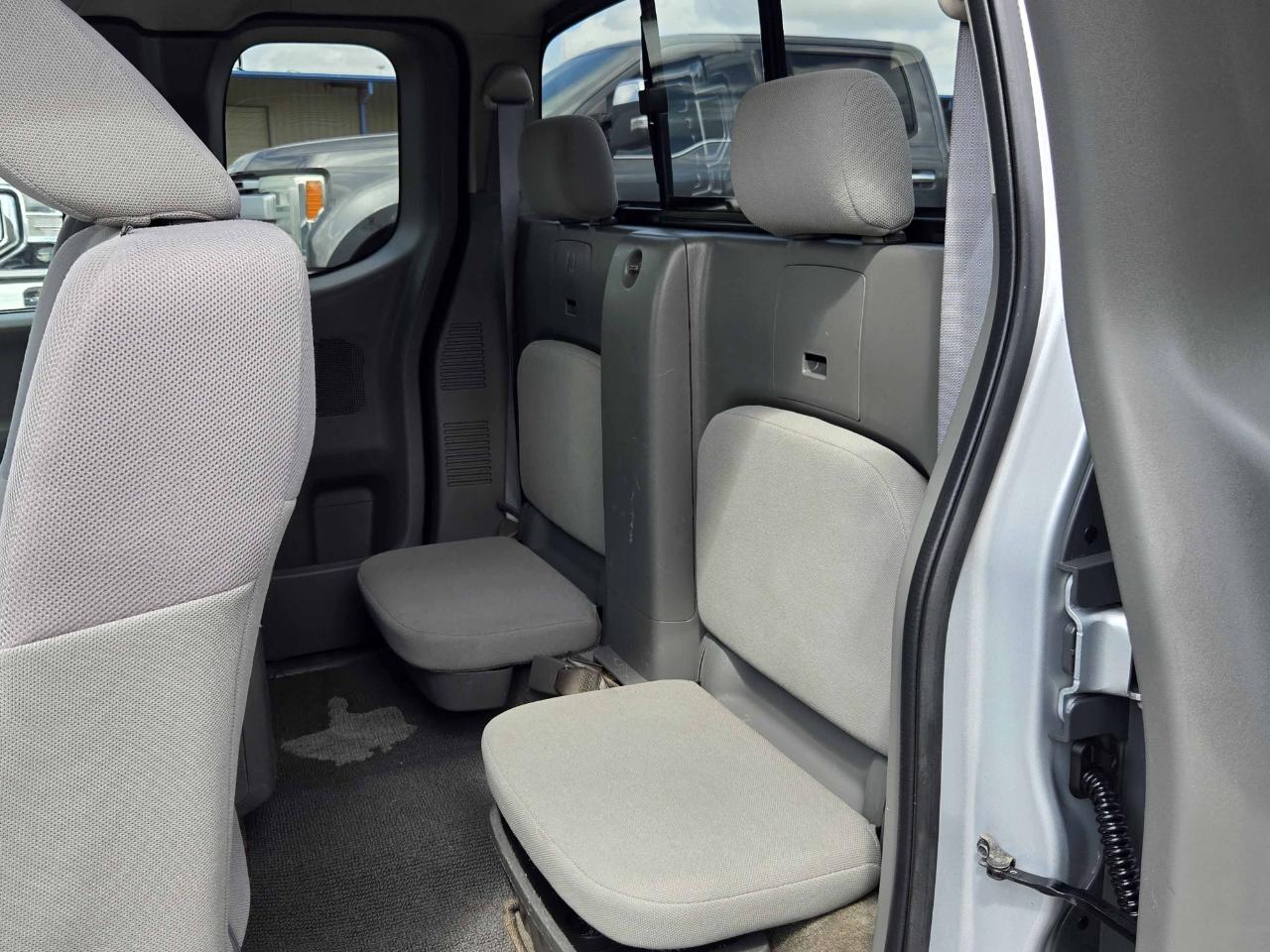 Nissan Frontier  2010