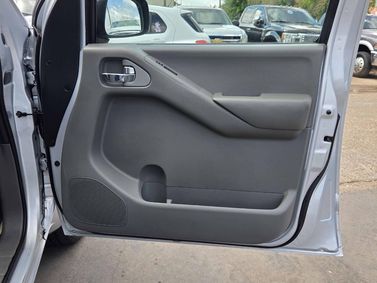 Nissan Frontier  2010