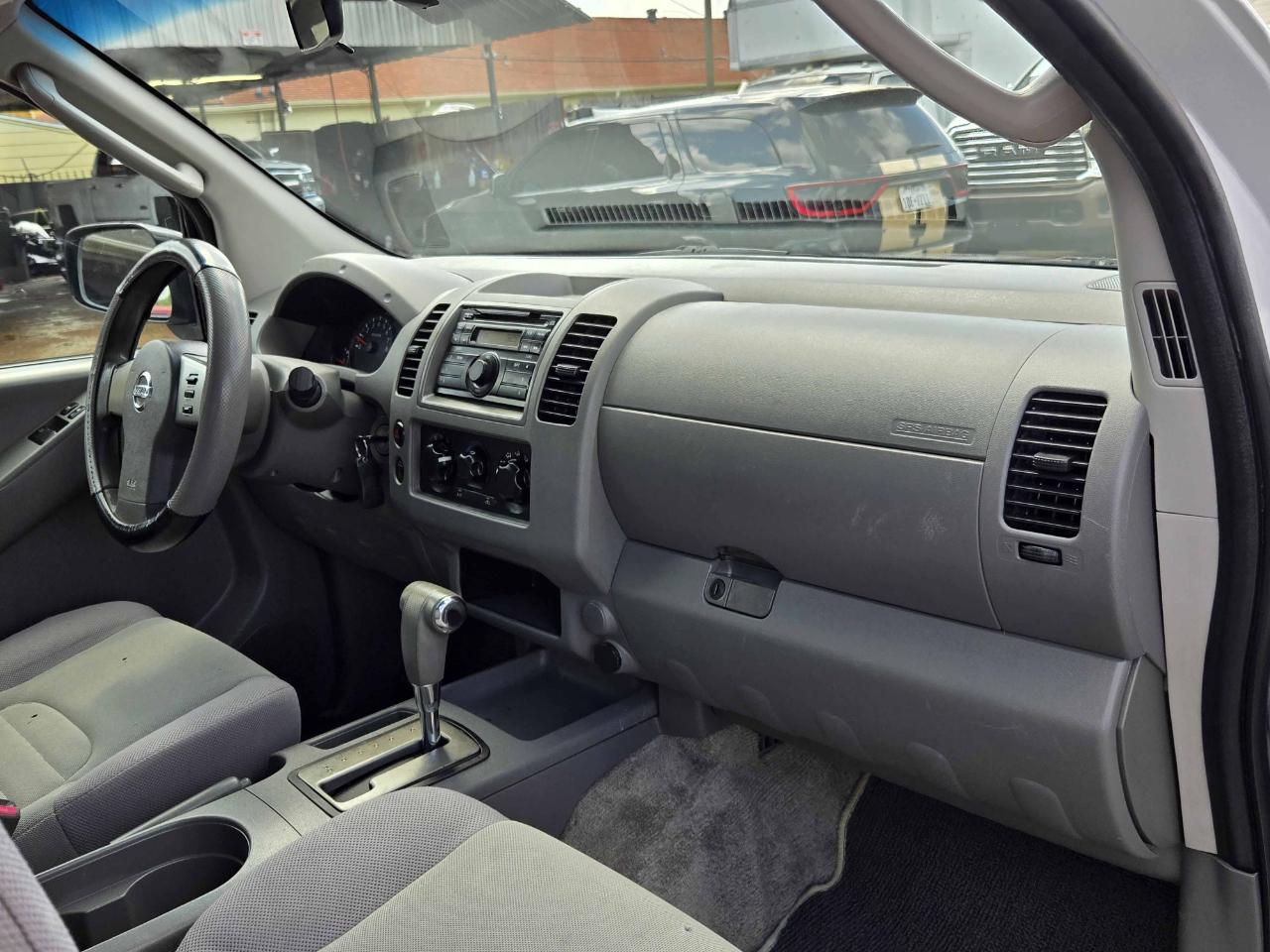 Nissan Frontier  2010