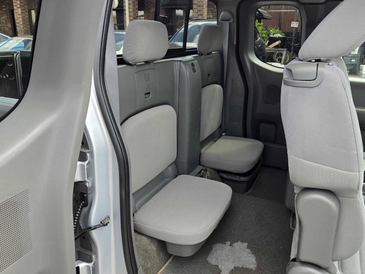 Nissan Frontier  2010