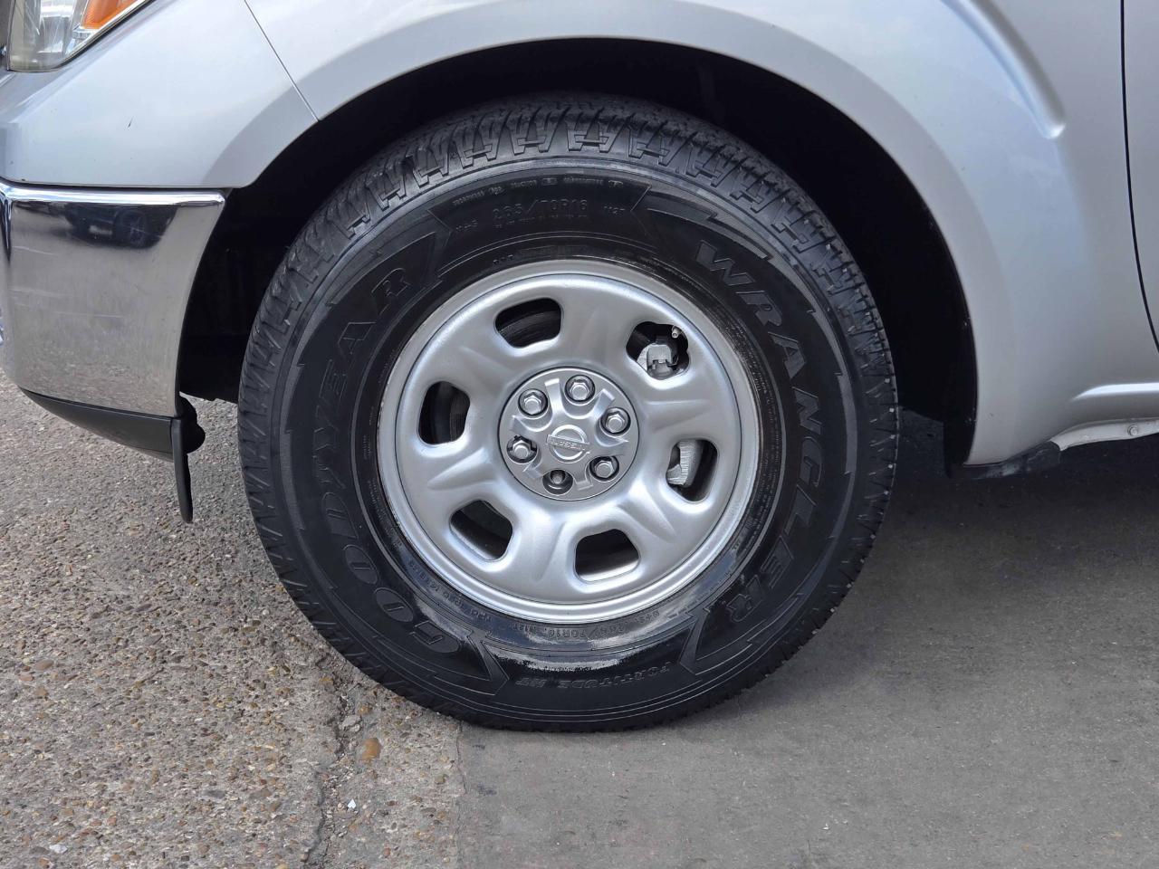 Nissan Frontier  2010