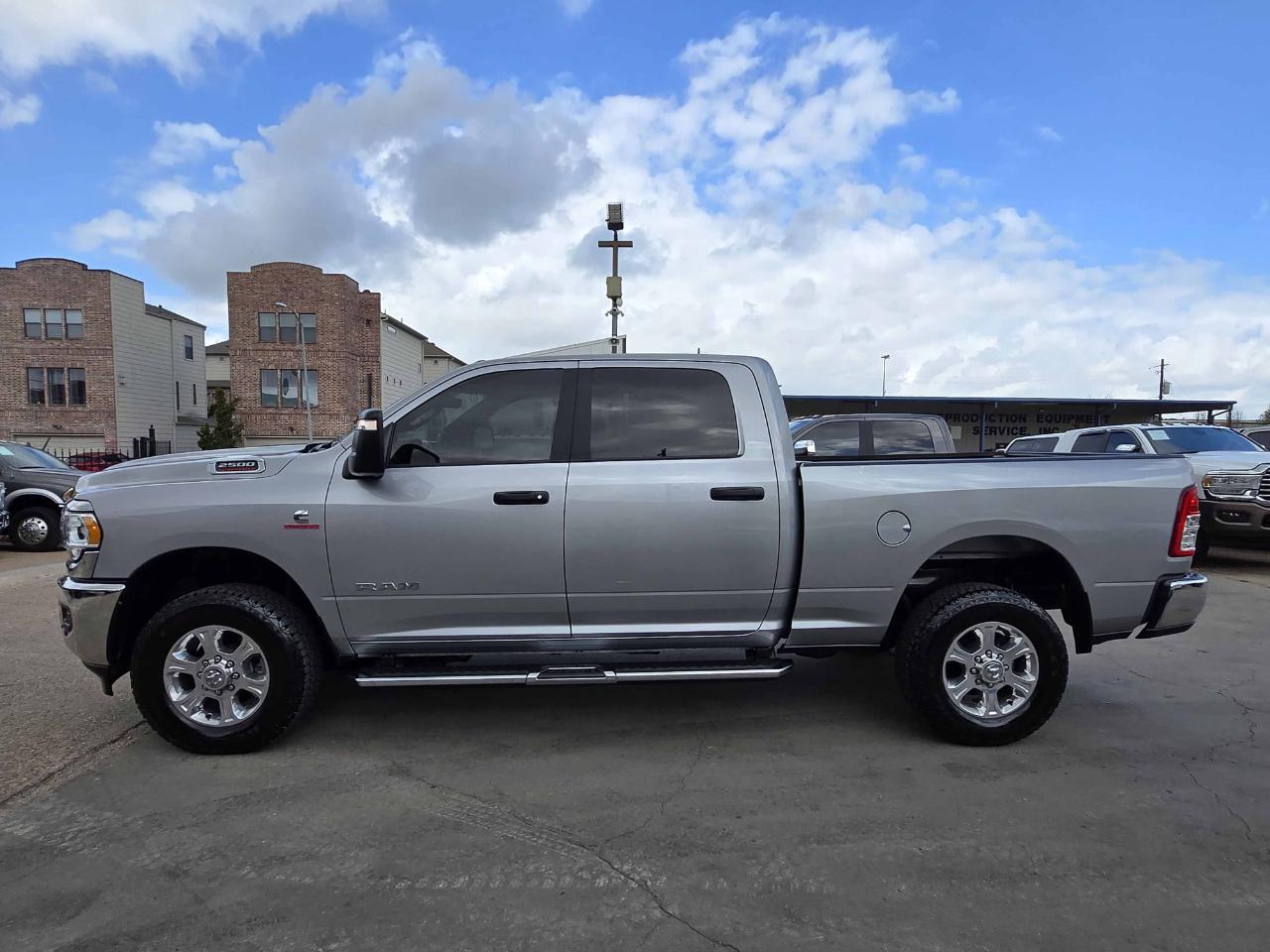 RAM 2500 Big Horn Crew Cab 4WD 2024