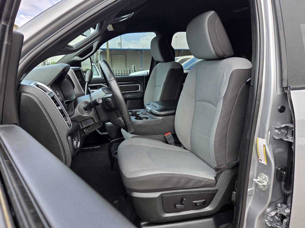 RAM 2500 Big Horn Crew Cab 4WD 2024