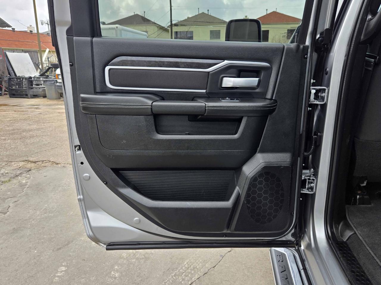 RAM 2500 Big Horn Crew Cab 4WD 2024