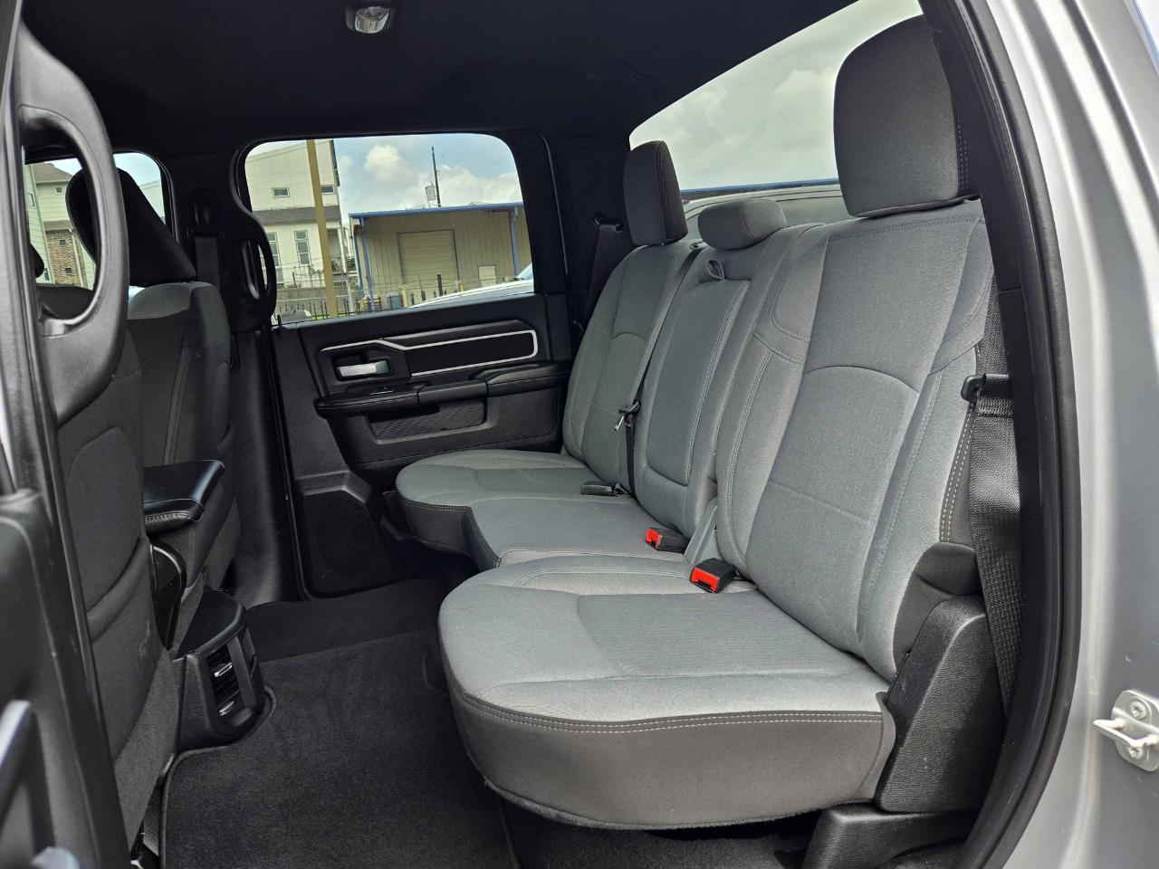 RAM 2500 Big Horn Crew Cab 4WD 2024