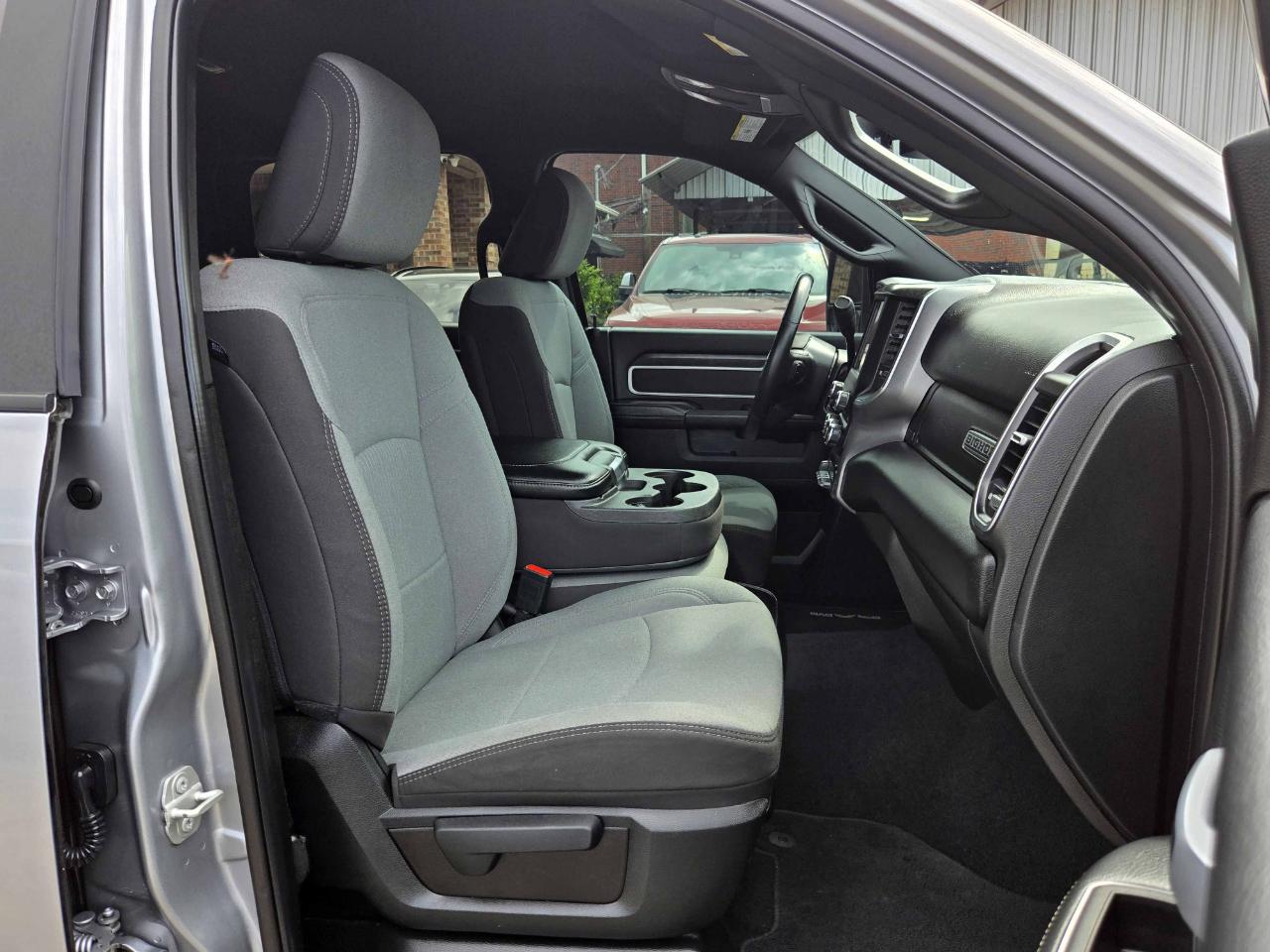 RAM 2500 Big Horn Crew Cab 4WD 2024