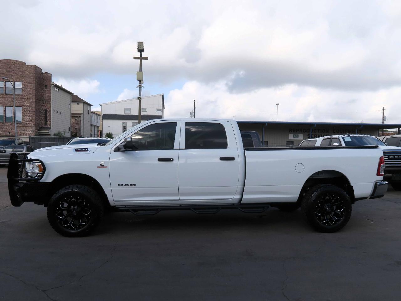 RAM 2500 Tradesman Crew Cab 4WD 2022