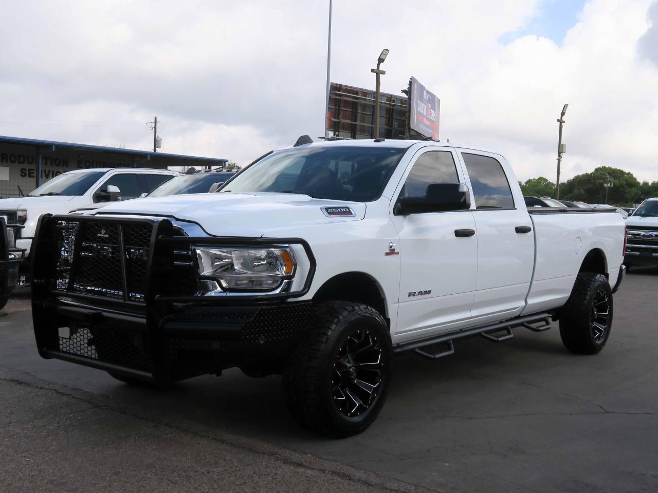RAM 2500 Tradesman Crew Cab 4WD 2022