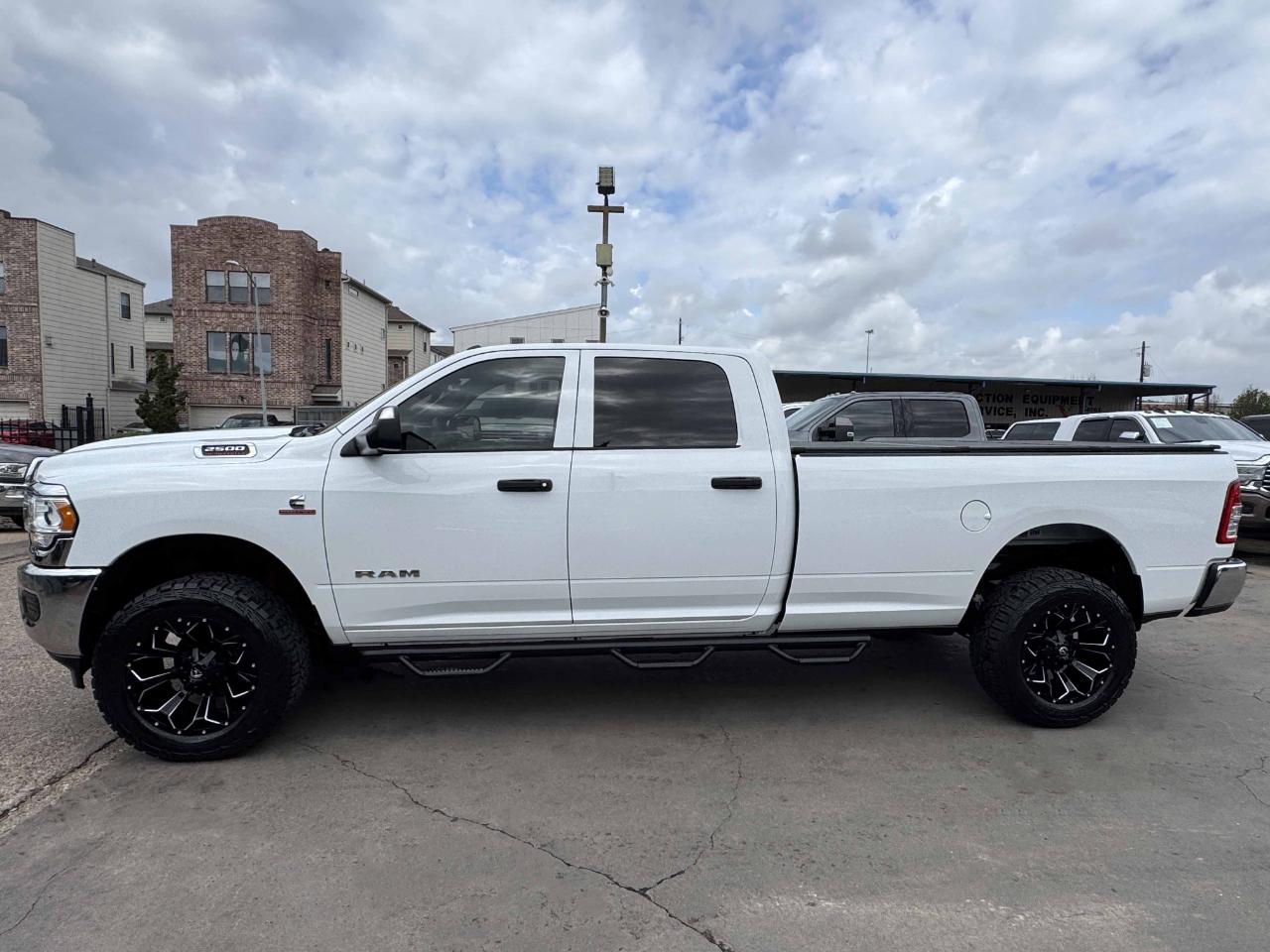 RAM 2500 Tradesman Crew Cab 4WD 2022