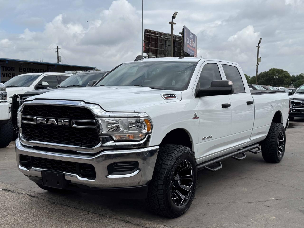 RAM 2500 Tradesman Crew Cab 4WD 2022
