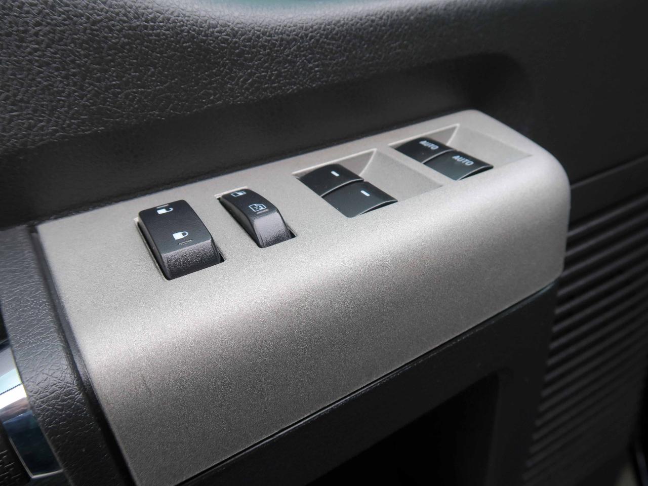 Ford Super Duty F-350 DRW  2016