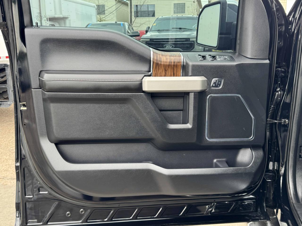 Ford F-150 Lariat SuperCrew 4WD 2018