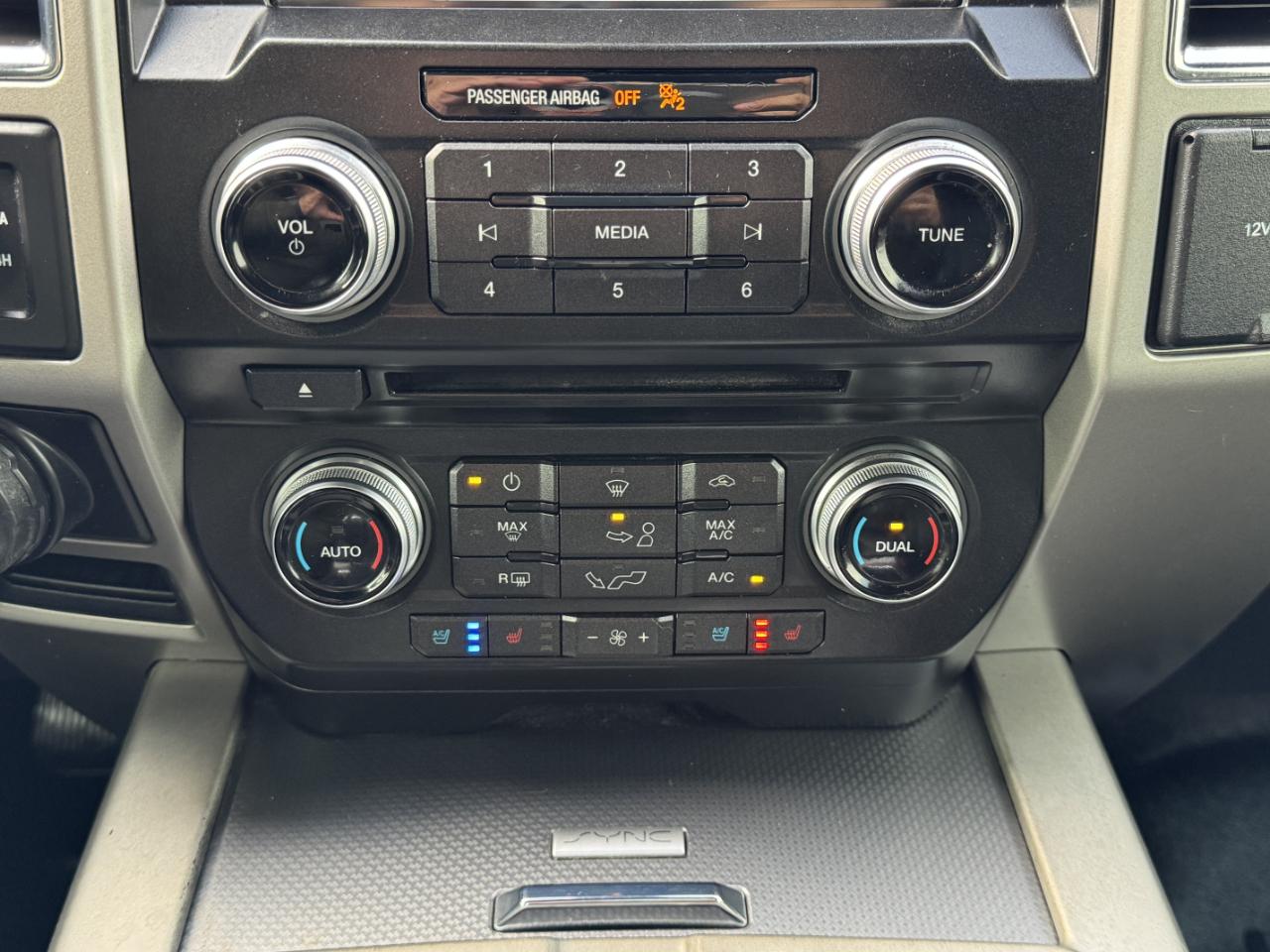 Ford F-150 Lariat SuperCrew 4WD 2016