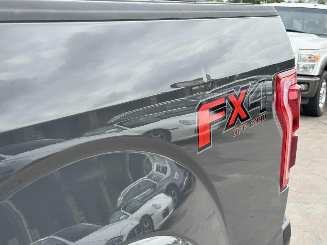 Ford F-150 Lariat SuperCrew 4WD 2016