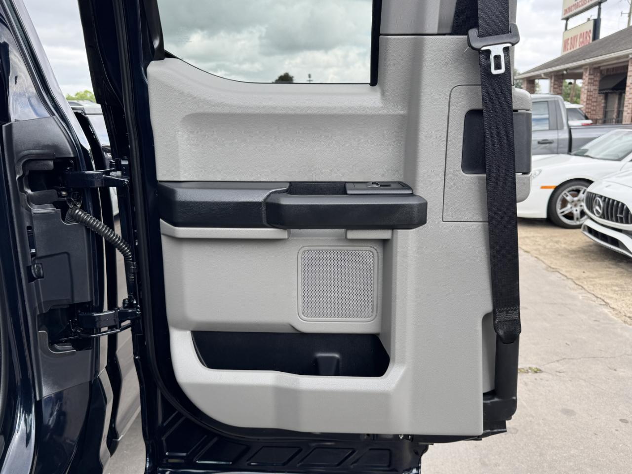 Ford Super Duty F-350 SRW  2021