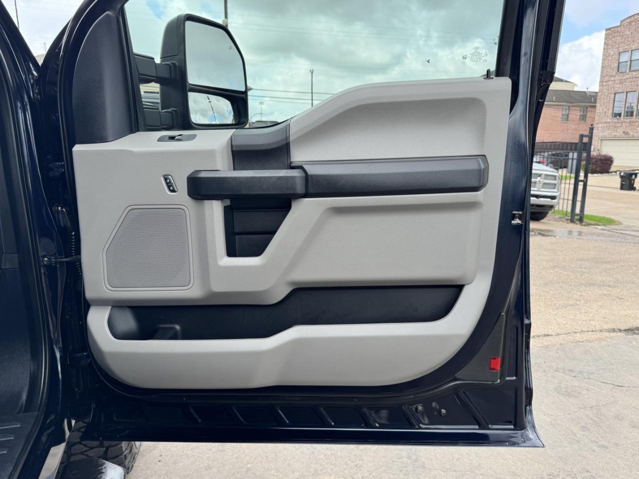 Ford Super Duty F-350 SRW  2021