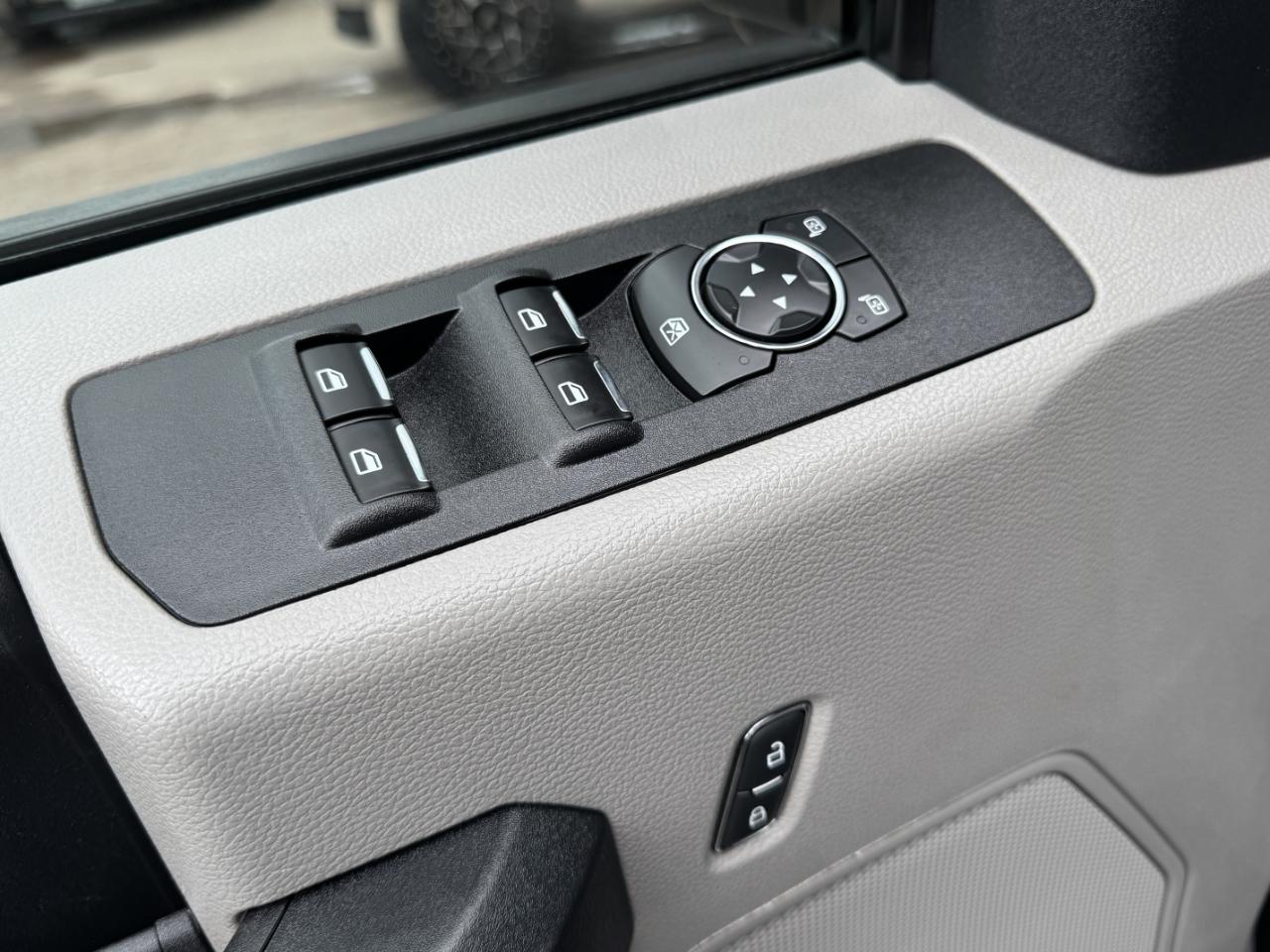 Ford Super Duty F-350 SRW  2021