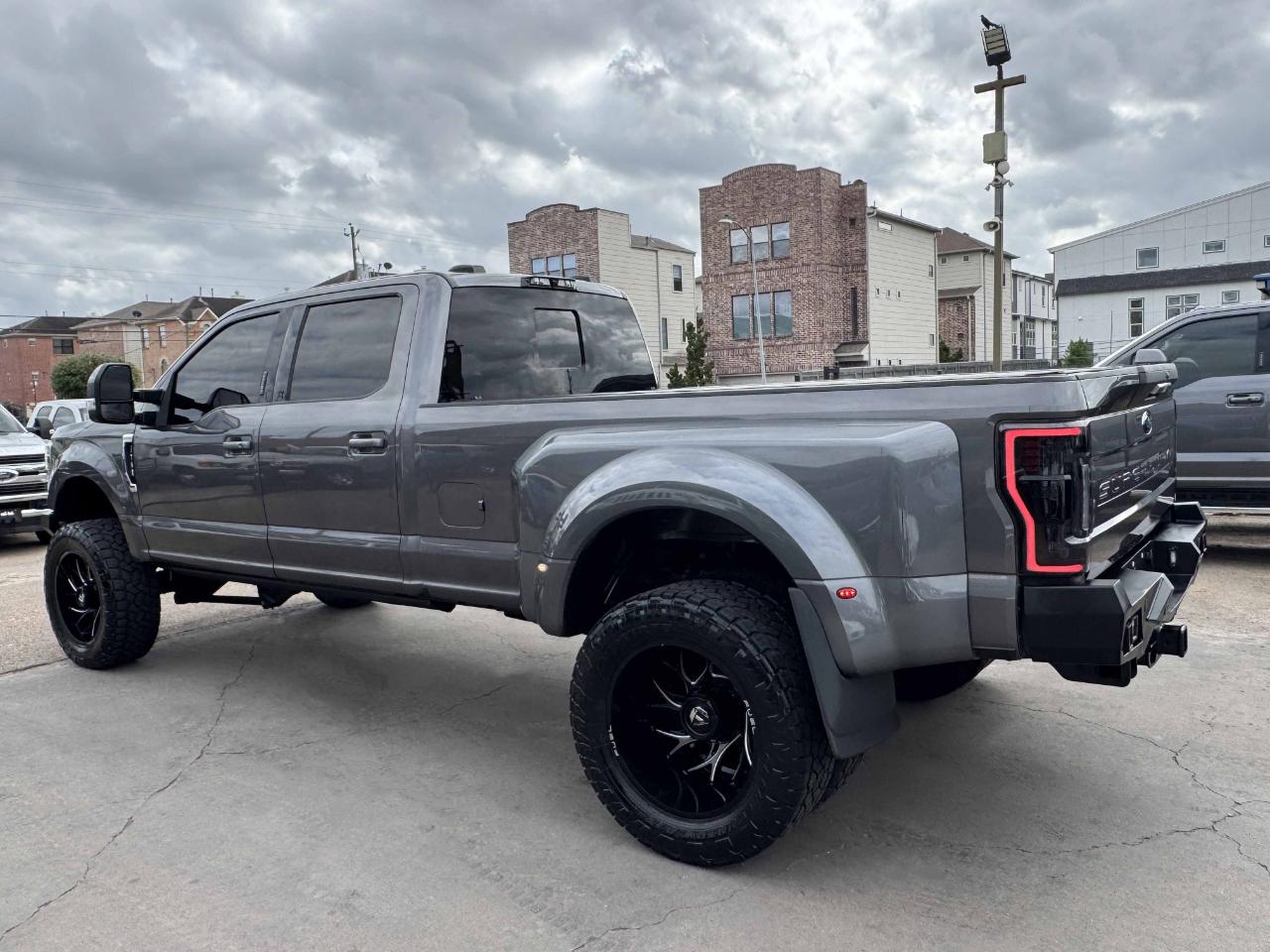 Ford Super Duty F-350 DRW  2021